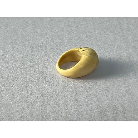 The Relic | Gold Dinosaur Bone Ring with Gold Flakes  VTG Carved Bone Ring 14K 585 Gold Inlay Size 6 Boho